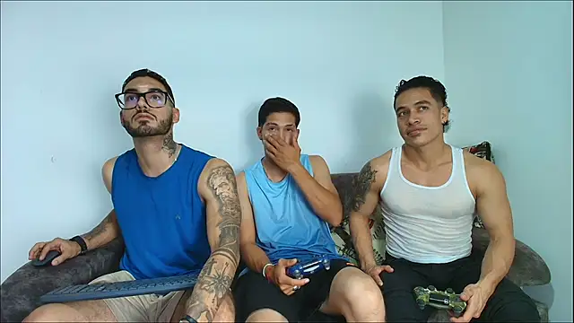 Snapshot of thebadboys05 chatting on 11-05-25, 04:45 thebadboys05 online show from 11-05-25, 04:45