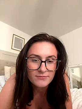 EmLovesxx online show from 11-04-25, 05:56