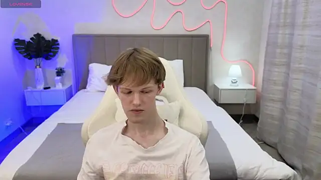 Fakeangel87 online show from 11-02-25, 10:50