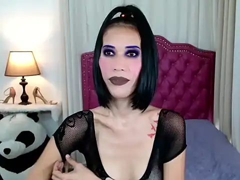 bellaUtops online show from 11-25-25, 04:34