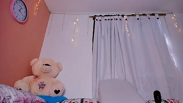 miah smith123 online show from 11-12-25, 05:13