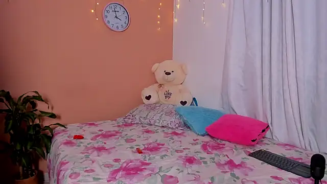 miah smith123 online show from 11-28-25, 08:55