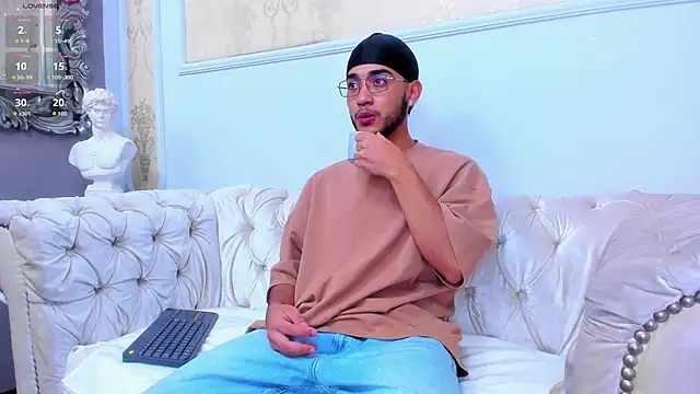 MatteoRicci  online show from 11-04-25, 07:35