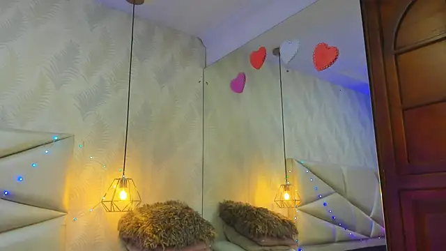 laurettedela rouse online show from 12-20-25, 10:11