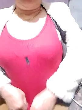 small-house123 online show from 11-25-25, 01:05