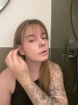Snapshot of LisaFreierxx chatting on 07-08-26, 10:42 LisaFreierxx online show from 07-08-26, 10:42