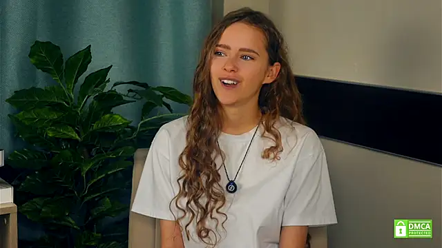 Snapshot of ErynTing chatting on 11-04-25, 09:19 ErynTing online show from 11-04-25, 09:19