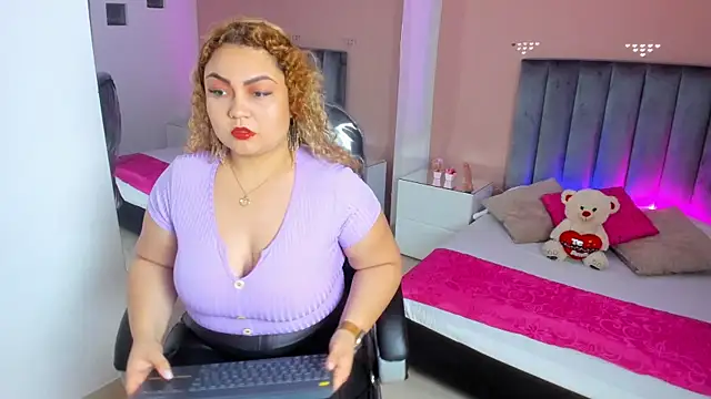 Sweet Rosee  online show from 12-16-25, 01:05