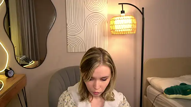 Mini Ashley online show from 11-03-25, 03:24