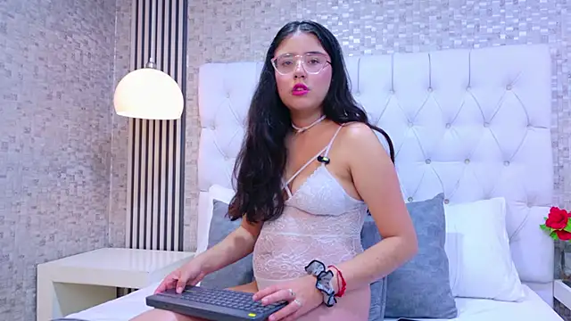 ScarlettPetrova online show from 12-14-25, 11:59