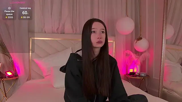 Snapshot of GladysMoore chatting on 02-12-26, 06:47 GladysMoore online show from 02-12-26, 06:47