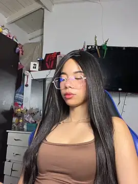 Snapshot of Milleradhara24 chatting on 12-14-25, 09:52 Milleradhara24 online show from 12-14-25, 09:52