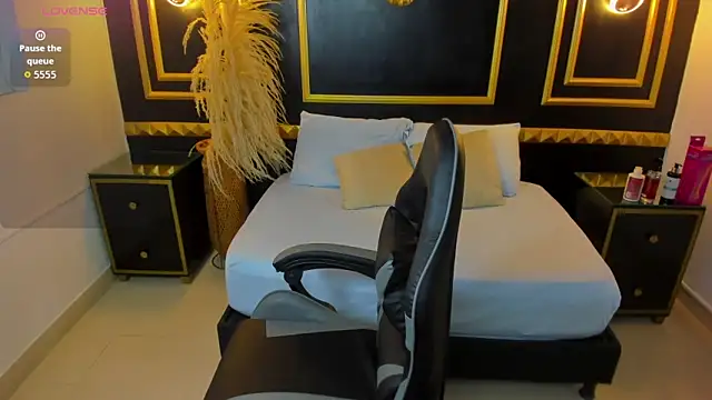 shanel smithh online show from 12-22-25, 12:24