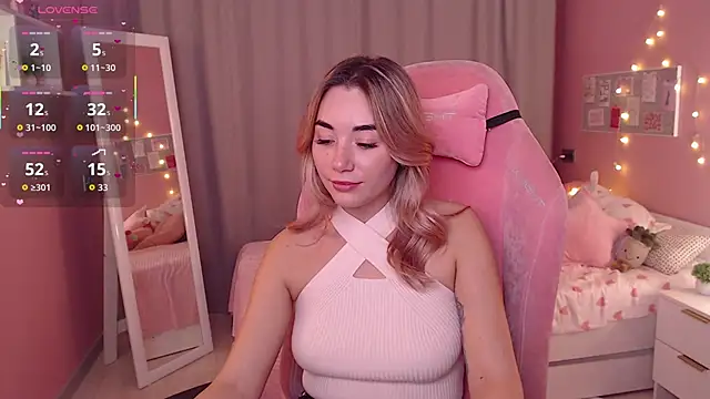 Rosie Mac online show from 11-18-25, 01:11