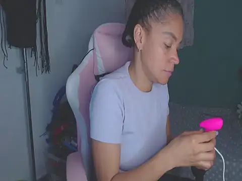 Snapshot of shayna_cute chatting on 07-18-26, 02:49 shayna cute online show from 07-18-26, 02:49