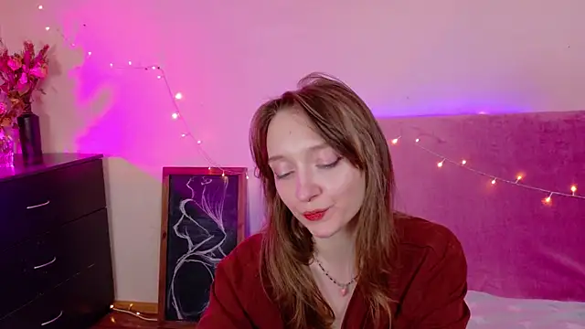 TinyMuse  online show from 11-25-25, 02:06