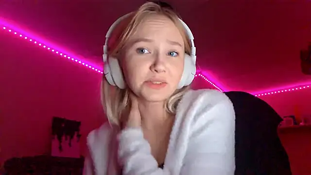 KarinRobertson online show from 11-11-25, 05:13