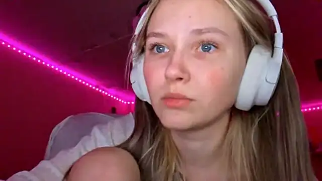 KarinRobertson online show from 12-18-25, 05:19