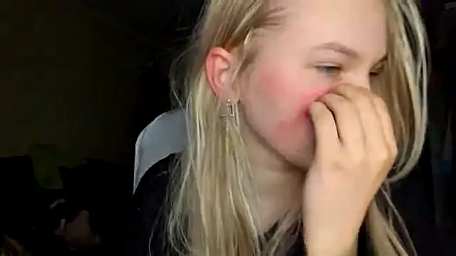 Snapshot of KarinRobertson chatting on 01-17-26, 05:05 KarinRobertson online show from 01-17-26, 05:05