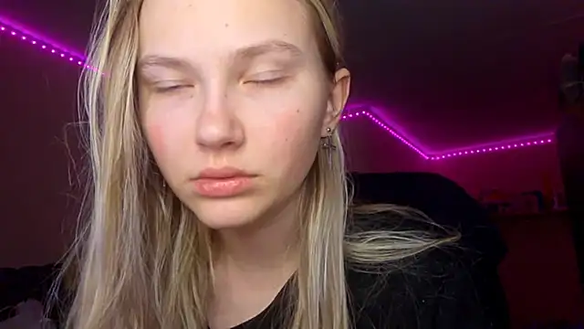 Snapshot of KarinRobertson chatting on 02-06-26, 05:05 KarinRobertson online show from 02-06-26, 05:05