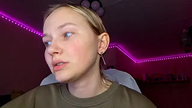 Snapshot of KarinRobertson chatting on 02-08-26, 05:27 KarinRobertson online show from 02-08-26, 05:27