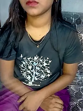 Snapshot of Neha533 chatting on 11-19-25, 04:40 Neha533 online show from 11-19-25, 04:40