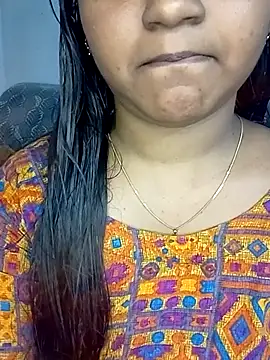 Snapshot of Neha533 chatting on 12-14-25, 10:53 Neha533 online show from 12-14-25, 10:53