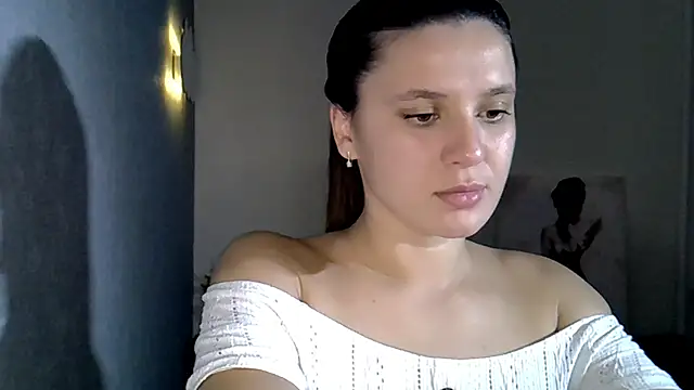 KiraHoney online show from 11-14-25, 08:29