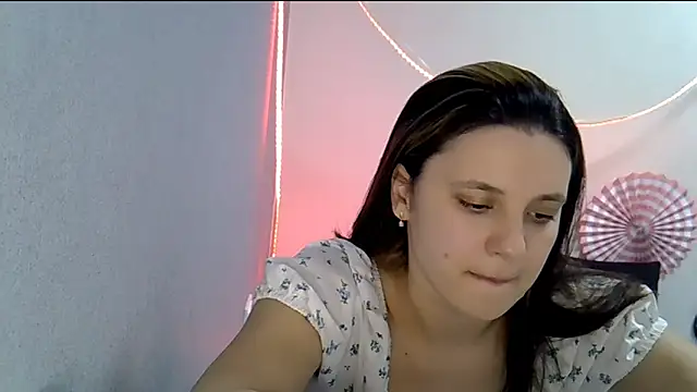 Snapshot of KiraHoney chatting on 02-27-26, 07:47 KiraHoney online show from 02-27-26, 07:47