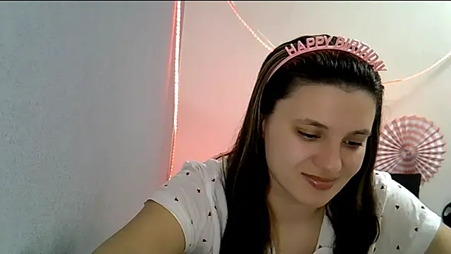 Snapshot of KiraHoney chatting on 02-28-26, 07:37 KiraHoney online show from 02-28-26, 07:37