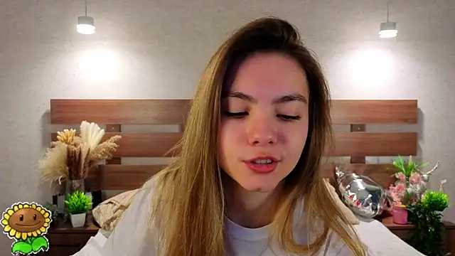 Snapshot of MargieDavidson chatting on 02-16-26, 08:43 MargieDavidson online show from 02-16-26, 08:43