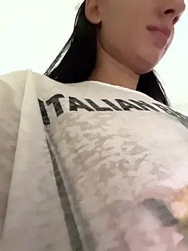 VickyM99 online show from 12-04-25, 10:46