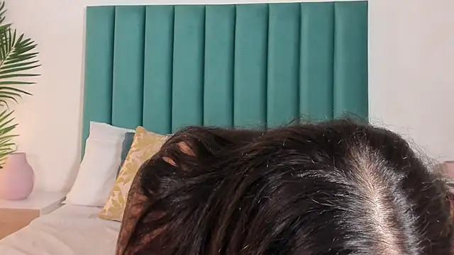 Snapshot of EmaaTaylor chatting on 11-06-25, 10:21 EmaaTaylor online show from 11-06-25, 10:21