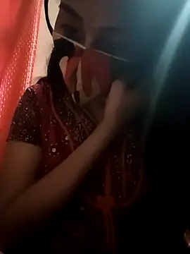 Snapshot of Tamil_White_Rose chatting on 12-22-25, 06:54 Tamil White Rose online show from 12-22-25, 06:54