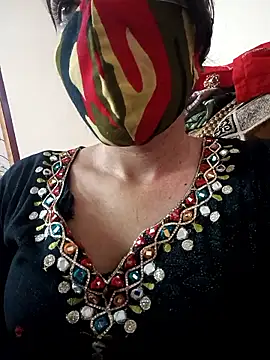 Snapshot of Tamil_White_Rose chatting on 01-18-26, 09:57 Tamil White Rose online show from 01-18-26, 09:57