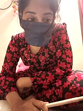 Snapshot of Tamil_White_Rose chatting on 02-25-26, 09:46 Tamil White Rose online show from 02-25-26, 09:46