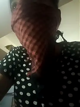 Snapshot of Tamil_White_Rose chatting on 03-03-26, 06:03 Tamil White Rose online show from 03-03-26, 06:03