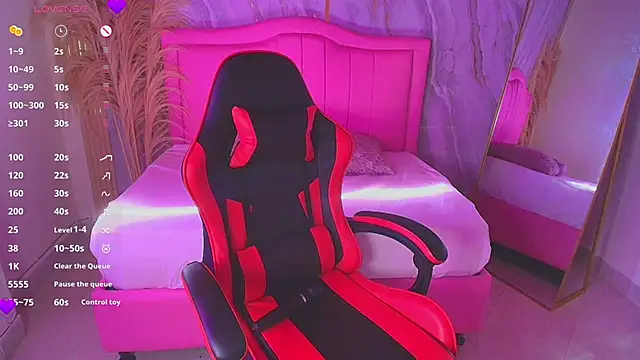 sarahrousse  online show from 11-03-25, 07:59