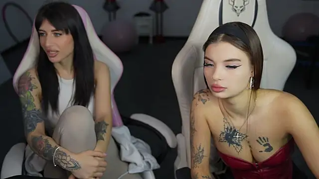 Snapshot of Mireya054 chatting on 12-16-25, 11:37 Mireya054 online show from 12-16-25, 11:37