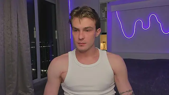 Snapshot of DanteRay chatting on 11-08-25, 11:58 DanteRay online show from 11-08-25, 11:58