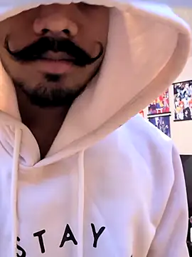 Snapshot of skinnydddue chatting on 11-03-25, 06:31 skinnydddue online show from 11-03-25, 06:31