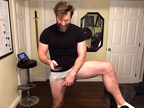 Snapshot of RockHammercock chatting on 11-17-25, 01:06 RockHammercock online show from 11-17-25, 01:06