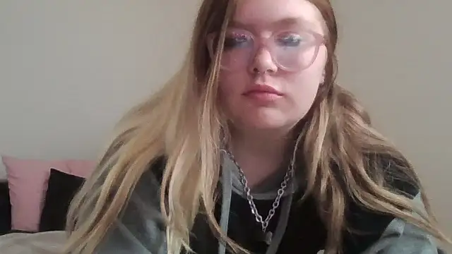 Snapshot of borderline_mutt chatting on 11-17-25, 07:19 borderline mutt online show from 11-17-25, 07:19