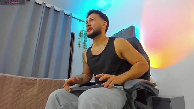 Snapshot of noah_corvelle chatting on 02-06-26, 04:17 noah corvelle online show from 02-06-26, 04:17