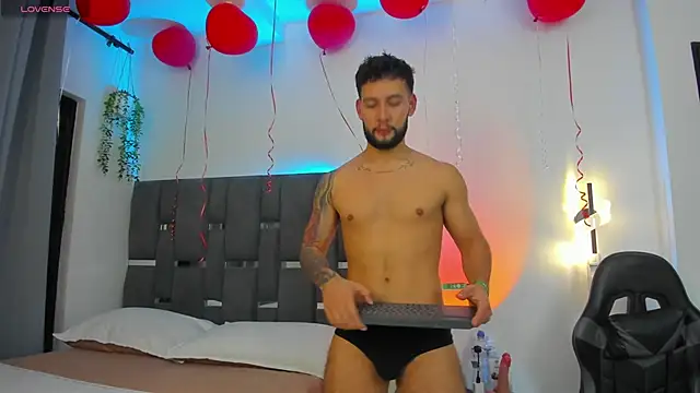 Snapshot of noah_corvelle chatting on 02-24-26, 04:54 noah corvelle online show from 02-24-26, 04:54