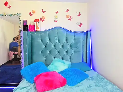 Aurora sky9 online show from 11-28-25, 04:04