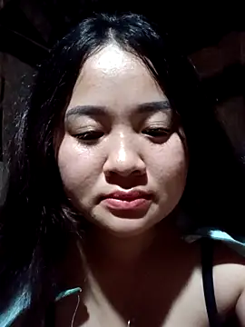 Snapshot of Bee-bgolden chatting on 11-07-25, 04:07 Bee-bgolden online show from 11-07-25, 04:07