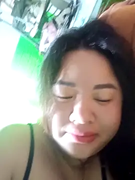 Bee-bgolden online show from 12-14-25, 11:42