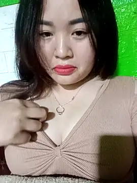 Bee-bgolden online show from 12-19-25, 02:24