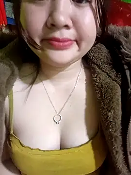 Bee-bgolden online show from 12-21-25, 03:35